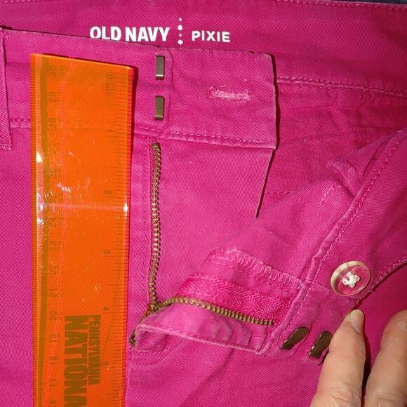 Old navy pixie shorts ladies size 6 in fuchsia - Picture 4 of 8